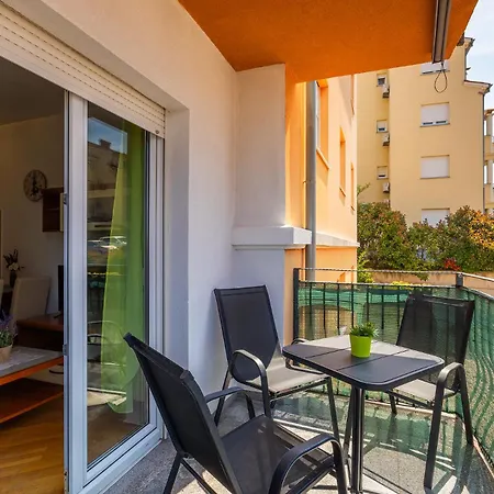 Peach Apartment Pula
